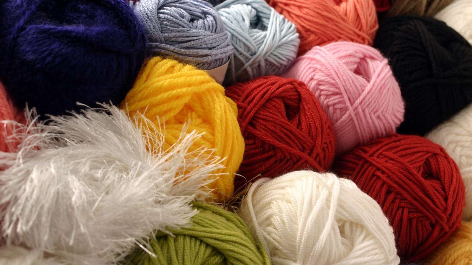 is-acrylic-yarn-eco-friendly-ecotsy